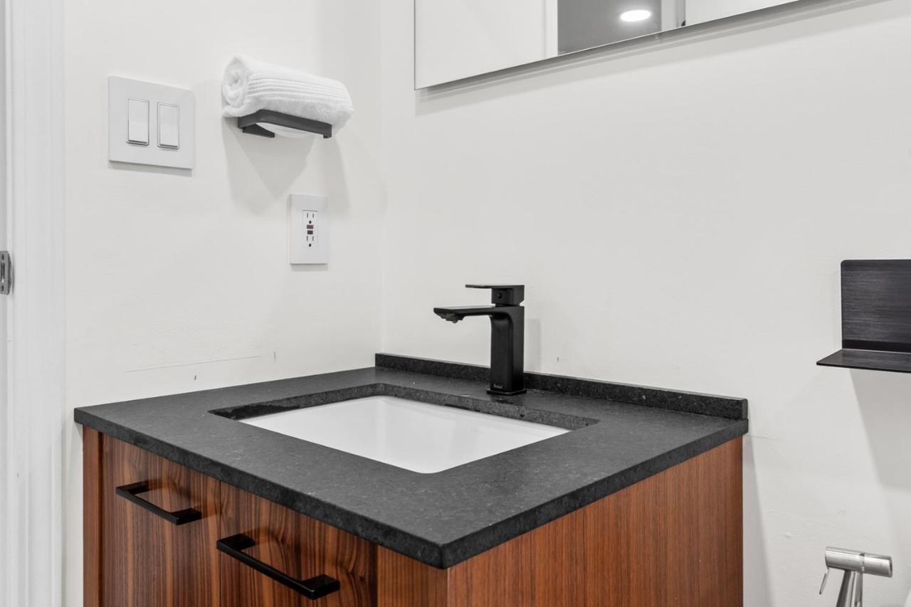 Апартаменти Downtown Luxury 1Br Coal Harbour Ванкувер Екстер'єр фото